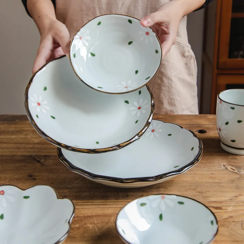 Japanese Daisy Ceramic Plate Set High Temperature Underglaze Color Round Dish for Sushi Dessert Multipurpose Tableware