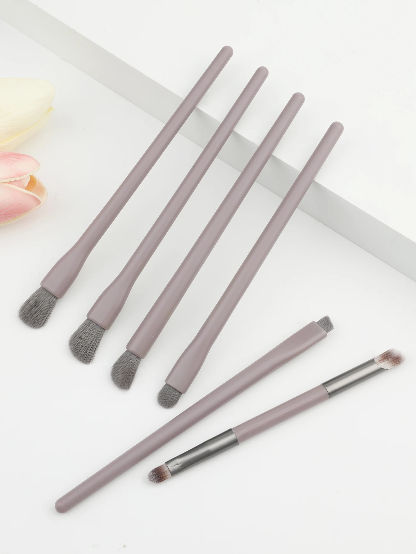 6-Piece Eye Makeup Brush Set, Including Eyeliner Brush, Eye Blending Brush, Eye Shadow Blending Brush, and Eyebrow Brush
