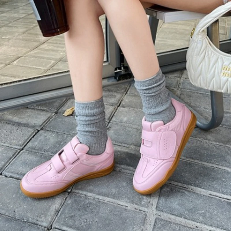 

Женская брендовая дизайнерская спортивная обувь 2025 года, модная новая универсальная удобная дышащая спортивная обувь с круглым носком для женщин больших размеров