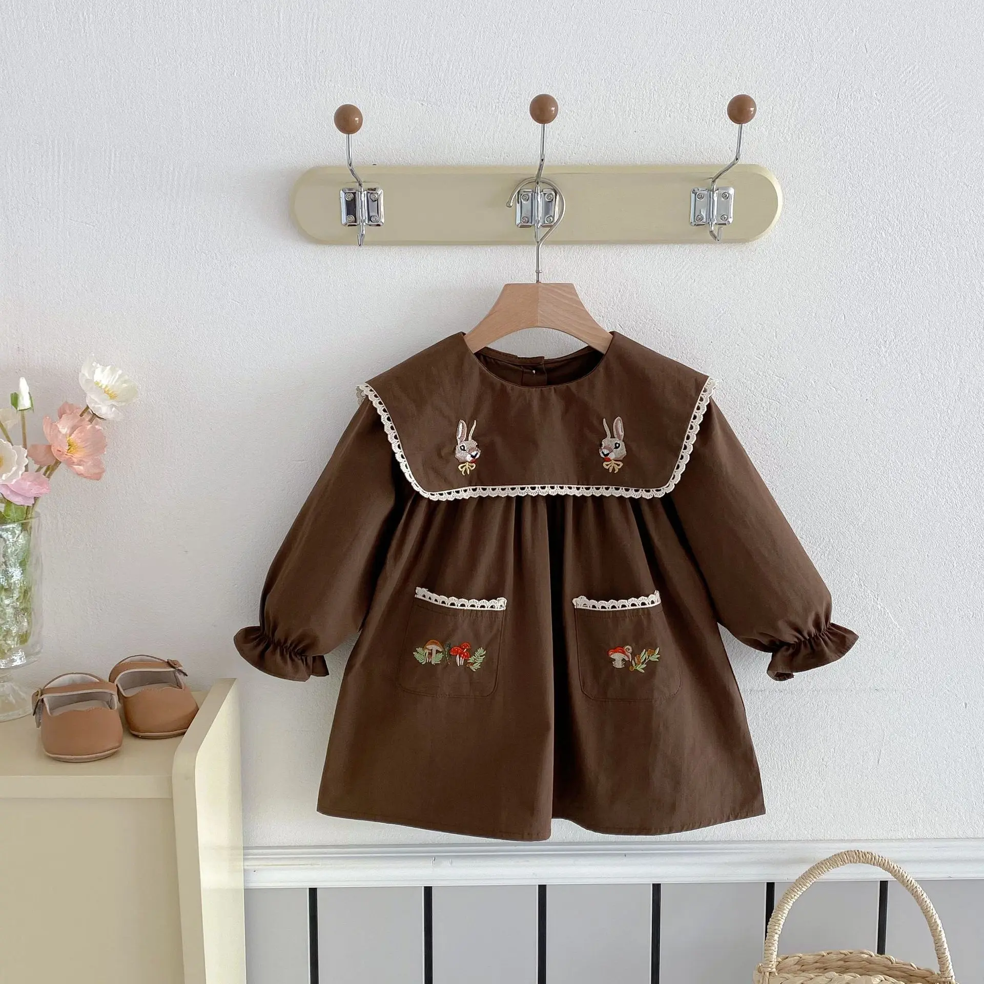 

2025 Autumn Korean Girls Cartoon Bunny Embroidered Dress with Pocket Princess Floral Dress Turn-down Collar Embroidery 1-7 Years