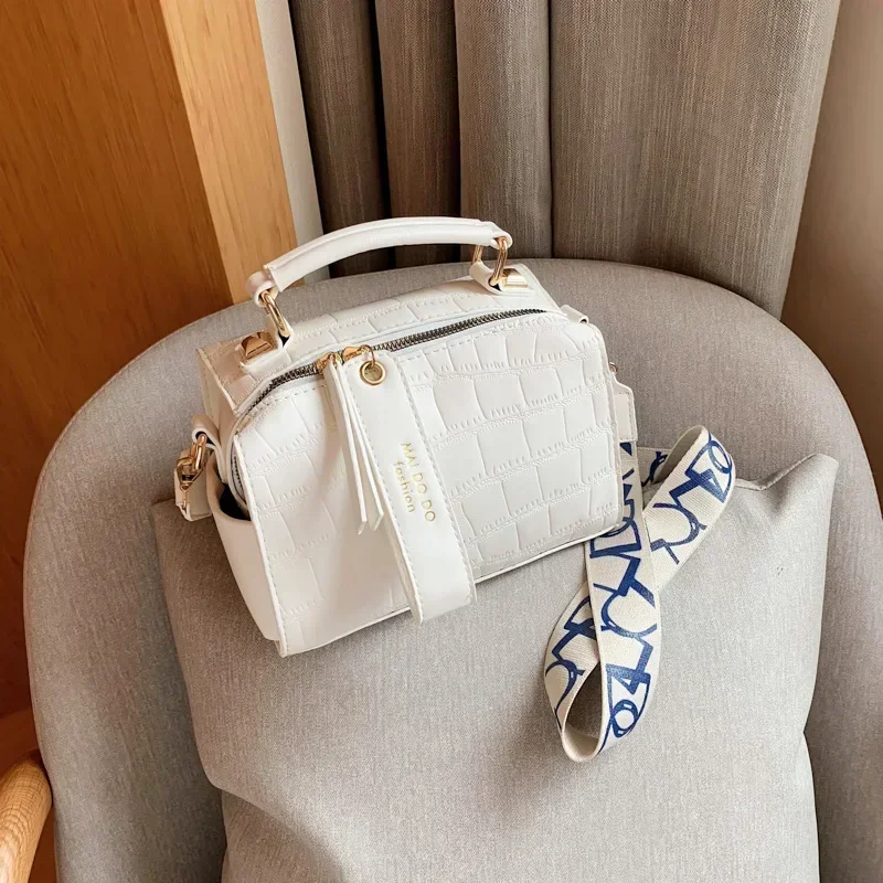 

2025 New! Fashionable Wide Shoulder Strap Pillow Bag High-Quality Textured | Popular Trend Portable Messenger for Street & Daily