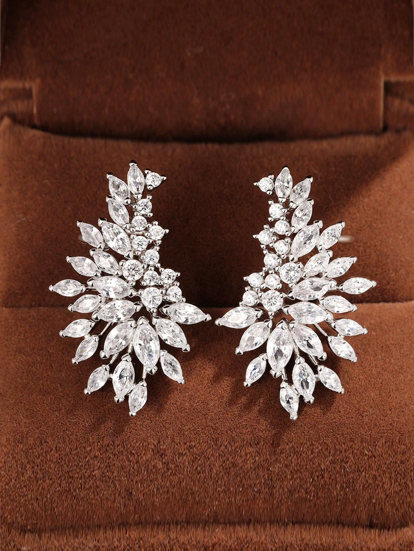 

Original delicate earrings popular flowers zirconia jewellery set elegant ladies versatile event summer banquet party E99