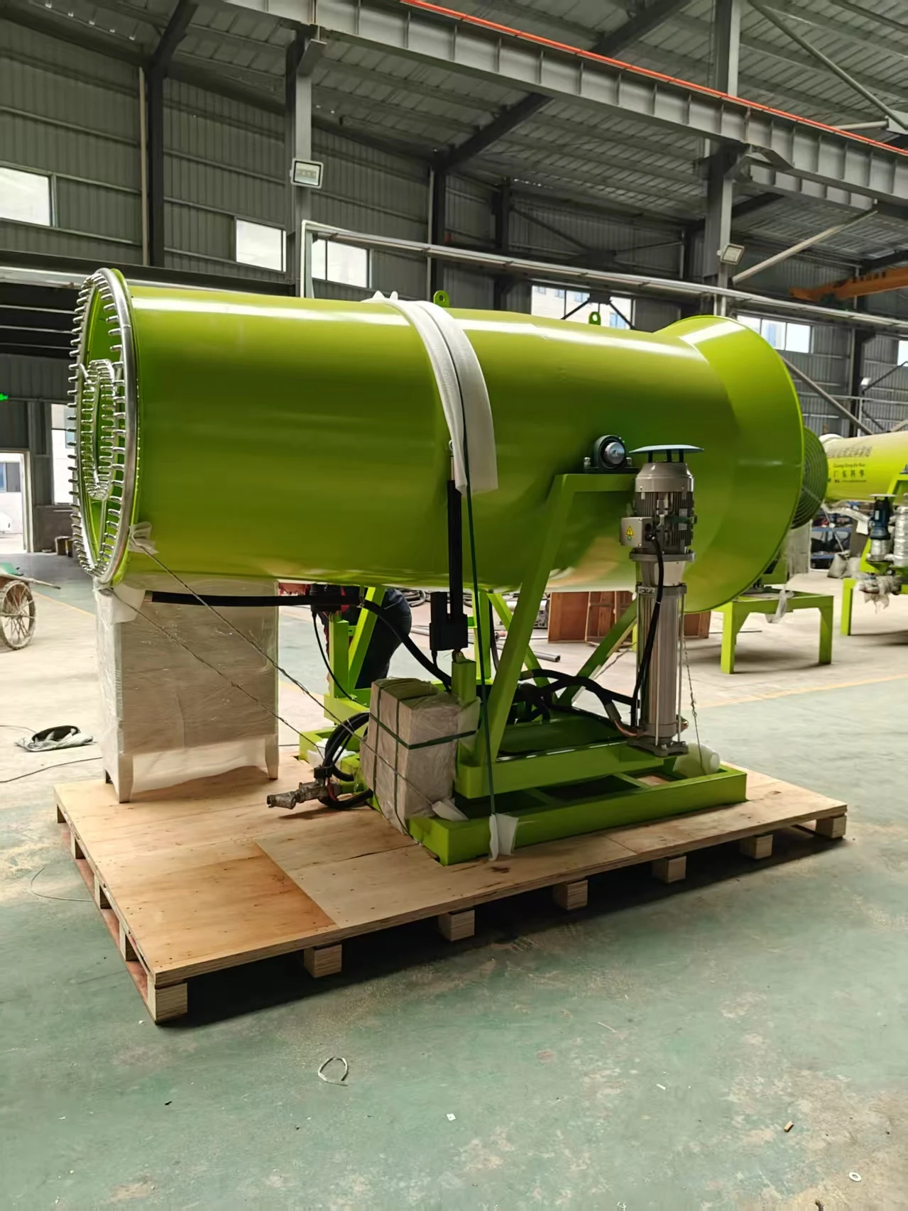 بخاخ رذاذ على الطرق منخفض المستوى - مدفع مدمج للتحكم في الغبار لبناء المساعدة الحضرية مع مساحة محدودة