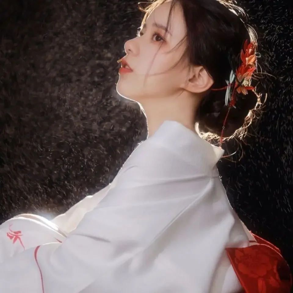 المرأة ثوب الكيمونو الياباني يوكاتا مع أوبي حفلة سهرة فستان السيدات الجيشا هاوري مرحلة أداء تأثيري حلي ملابس التصوير