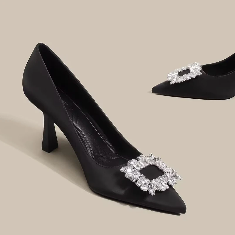 2025 zapatos sencillos y elegantes a la moda para mujer, zapatos con diamantes de imitación a la moda, zapatos aterciopelados sólidos con punta en pico, tacones altos Ж Dön Оь