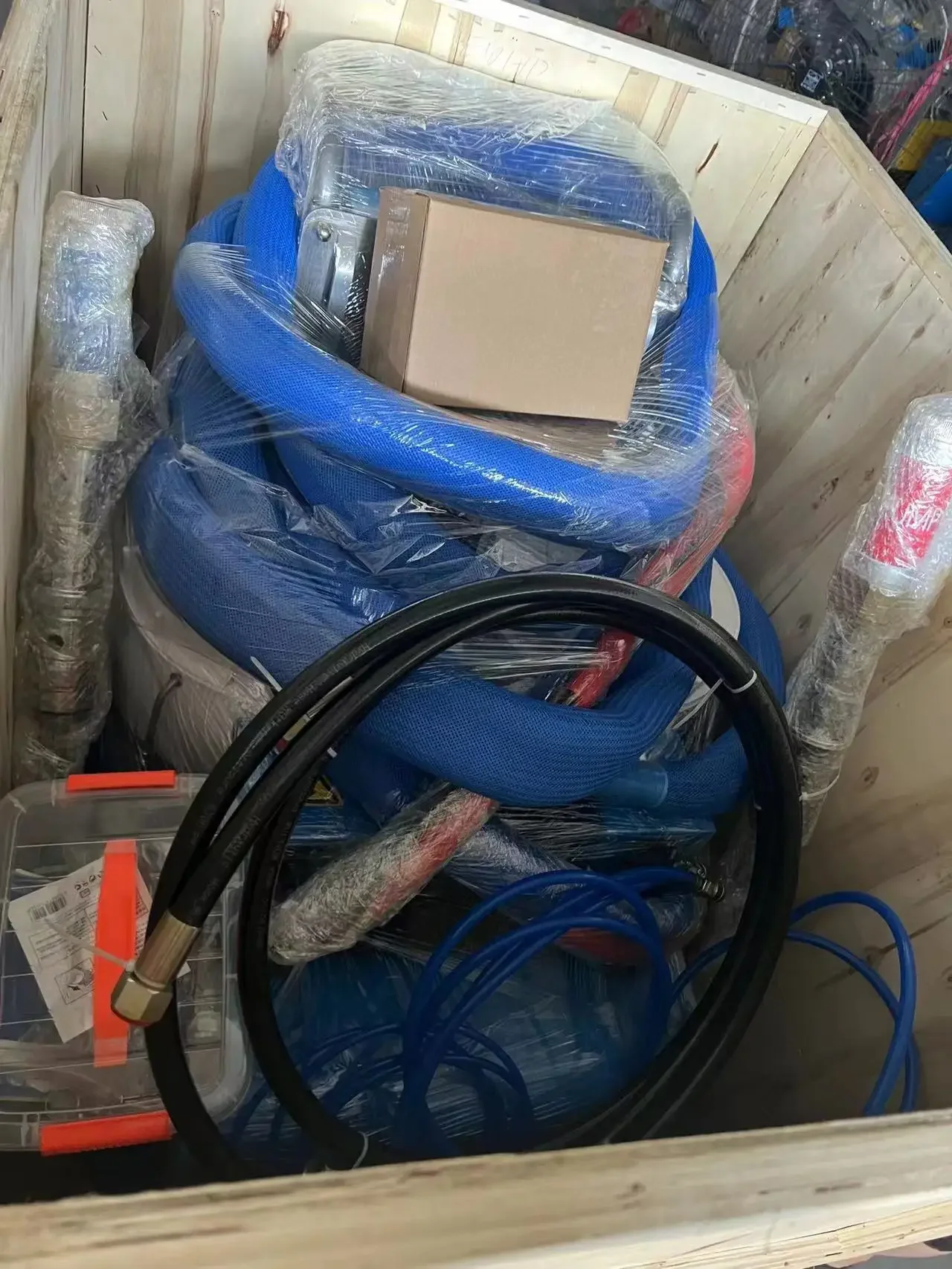 Machine de mousse de pulvérisation de polyuréthane à cellules fermées FD-E10H pour utilisation d'isolation murale