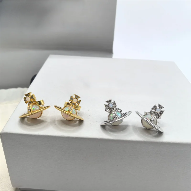 S925 الفضة الاسترليني شقة صغيرة زحل الملونة سحر وأقراط النساء أنيقة رومانسية مجوهرات مأدبة يجب