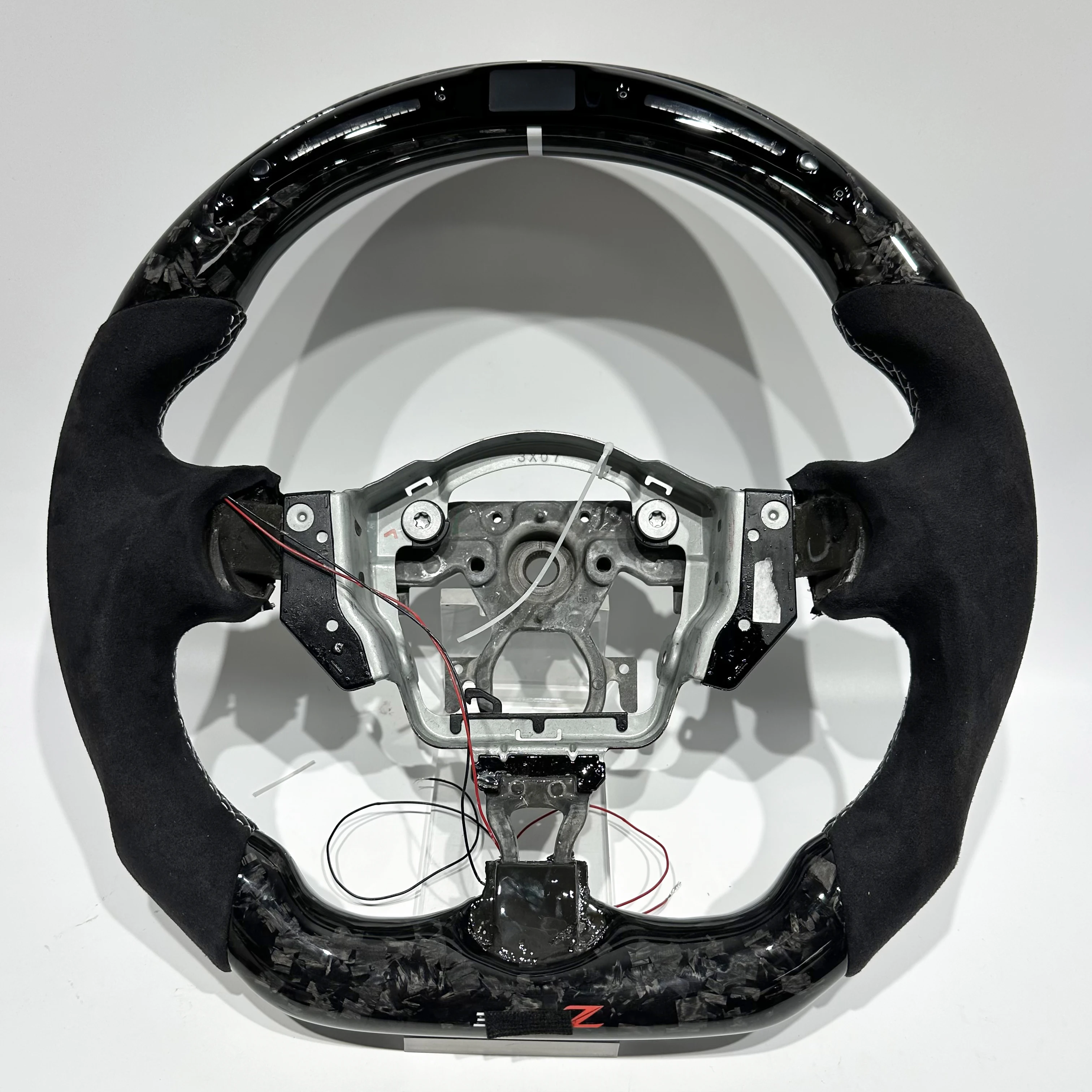 

High-end Custom Classic Car Model Real Forged Carbon Fiber LED CustomizeSports Steering Wheel Suitable for Nissan 370Z Infiniti