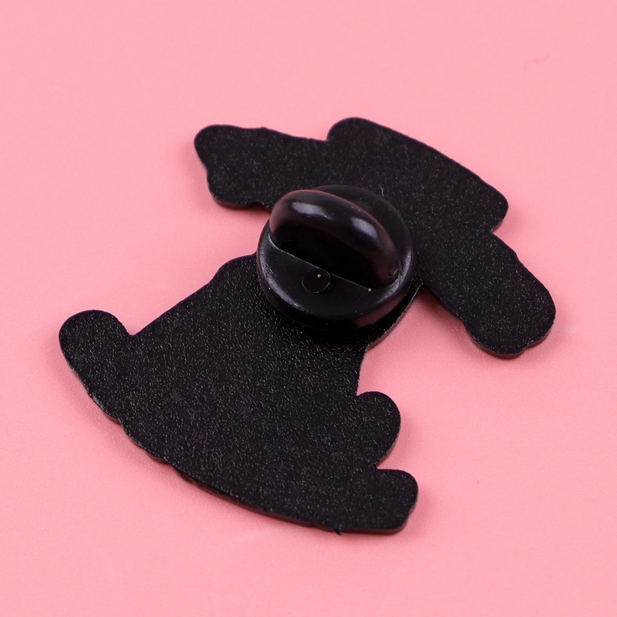 Leuke Zwarte Kat Met Mes Emaille Broche Revers Pin Halloween Badge op Rugzak Kleding Hoed Sieraden Cosplay Accessoires Speelgoed Cadeau