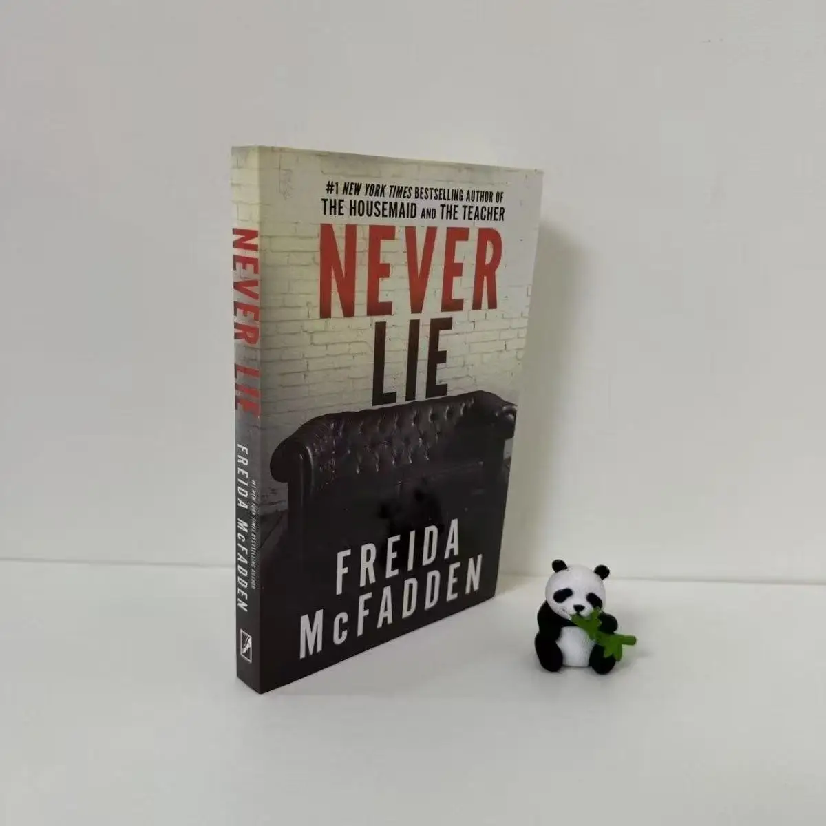 Never Lie By Freida McFadden Paperback Book in English