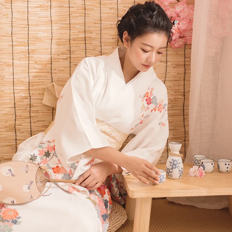 Japanse bloemen Yukata witte kleur formele kimono cosplay kostuum vintage stijl podium performance jurk voor dames