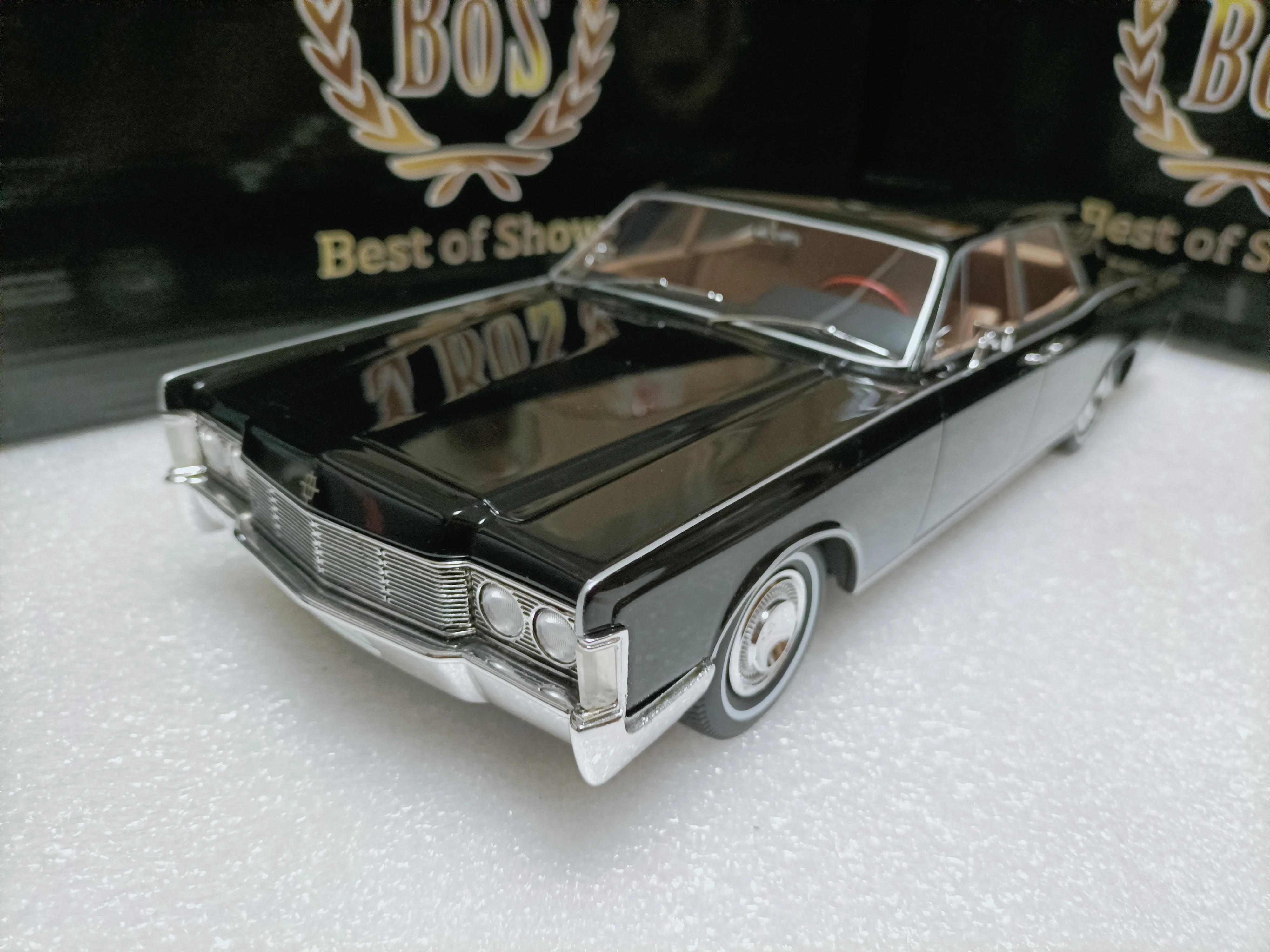 

BOS 1:18 Continental 1968 Black Vintage Car Simulation Limited Edition Resin Metal Static Car Model Toy Gift