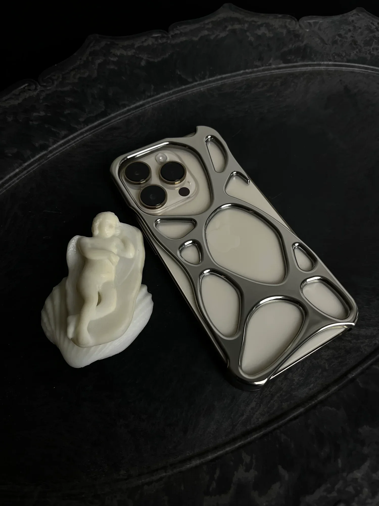 iPhone 14 Pro Silver Hollow PC Case