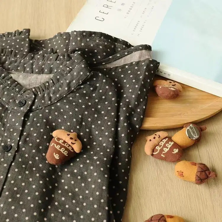 Handmade Stuffed Pine Cone Brooch Cartoon Cute Embroidery Fabric Versatile Pin for Bag and Clothes Women Forest Style