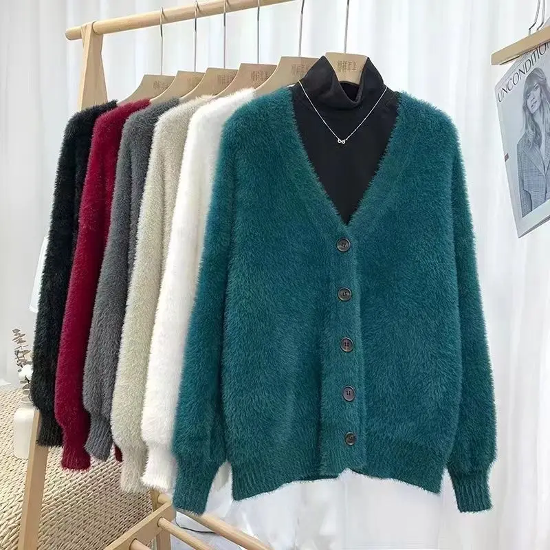 

The New Autumn and Winter 2025 Collection Features A Laid-back Style Loose Sweater A Casual Large-sized Knitted Cardigan Jacket