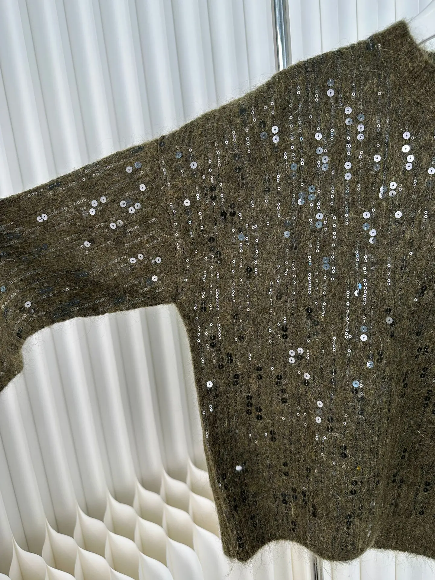 

Осенне-зимний новый мохеровый сверкающий свитер с каплями дождя и вышивкой бисером, универсальный повседневный темпераментный свитер с круглым вырезом для женщин