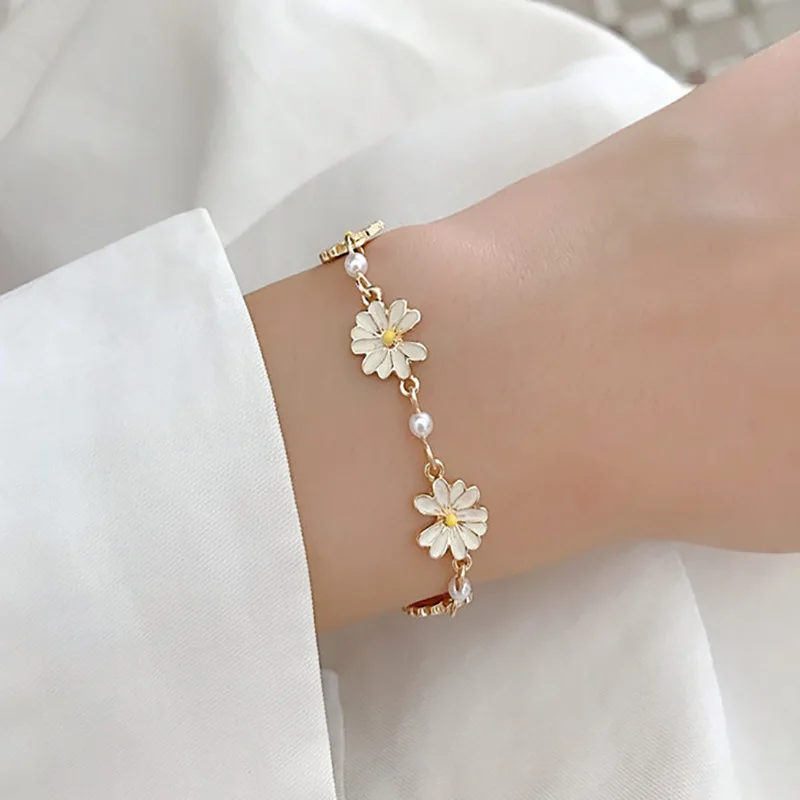 Braccialetti di perle bianche margherita per donna braccialetto di fiori dolci dichiarazione di moda gioielli a mano accessori estivi coreani regali