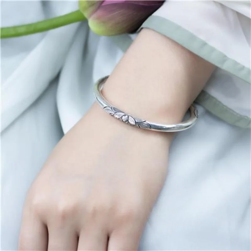 

New Lotus Handmade Custom Vintage Relief Solid Open and Closed Pattern Bracelet for Women