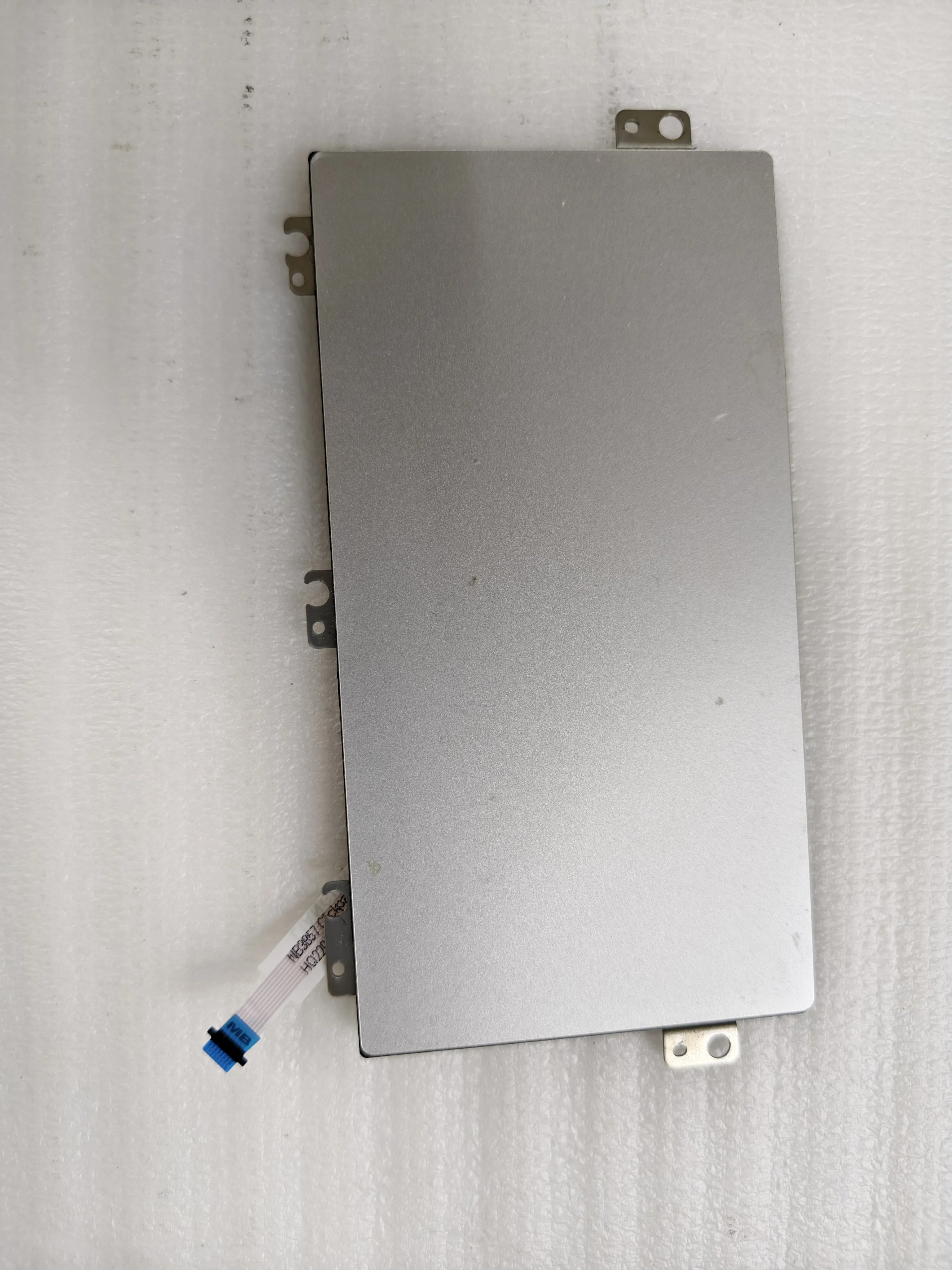 

Б/у крышка для тачпада HUAWEI 13S EMD-W56 EMD-W76, серебристая