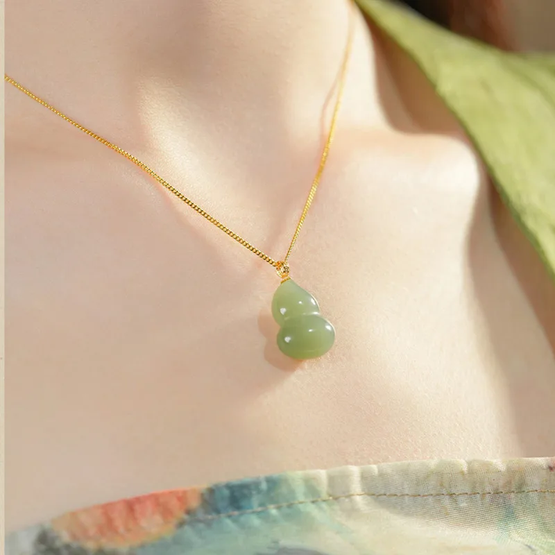 Chinese Traditional Good Luck Hetian Jade Gourd Pendant Necklace 18k Gold Inlaid Light Green Jade Calabash Necklace For Women