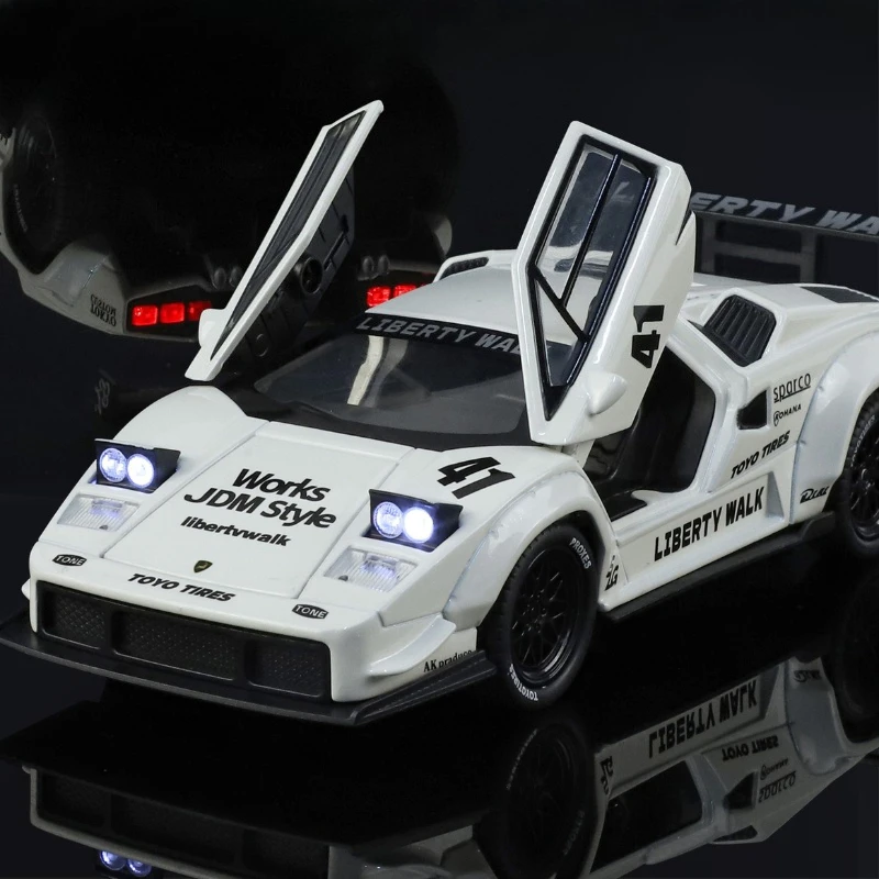 Simulazione Scala 1/32 Countach Liberty LBWK Modello di auto in lega Suono e luce per bambini Pull-Back Veicolo giocattolo in metallo Regalo di nascita