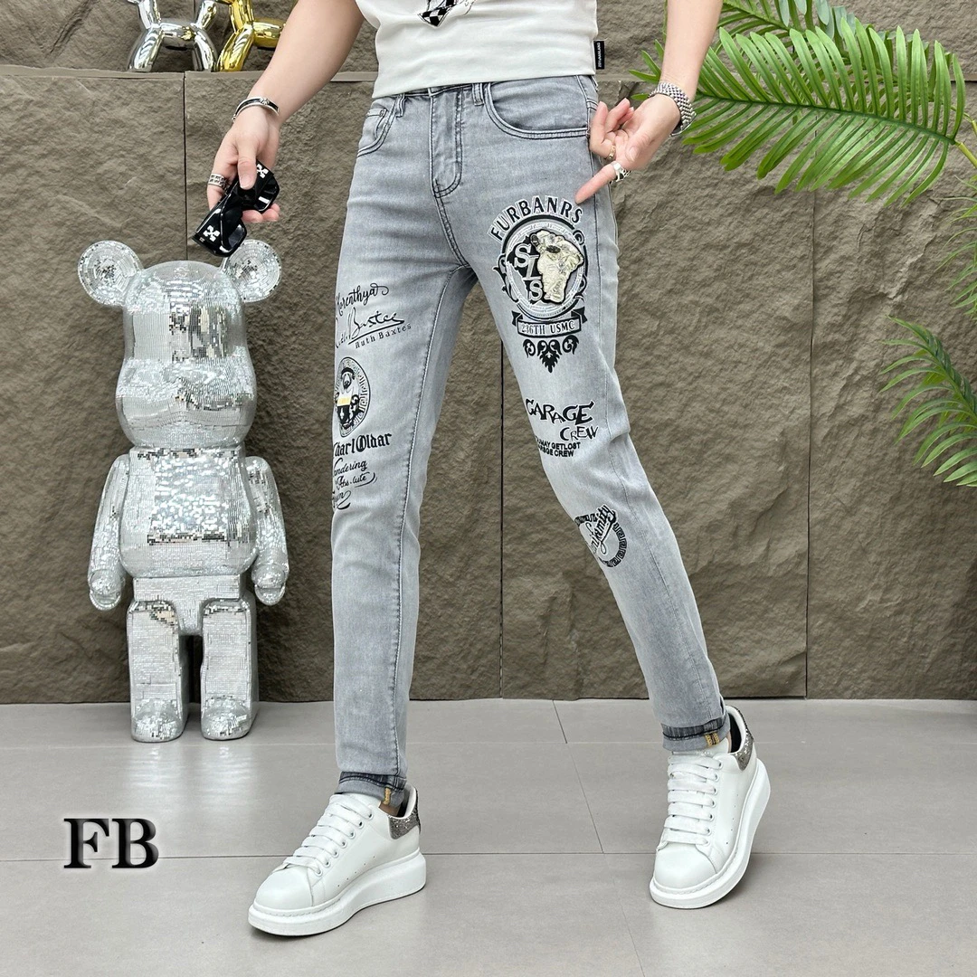 

Faionable Light ey Slim Fit Men's Jeans Heavy Embroidery Rhinestone Treaent Spring Summer Casual Youthful Sle