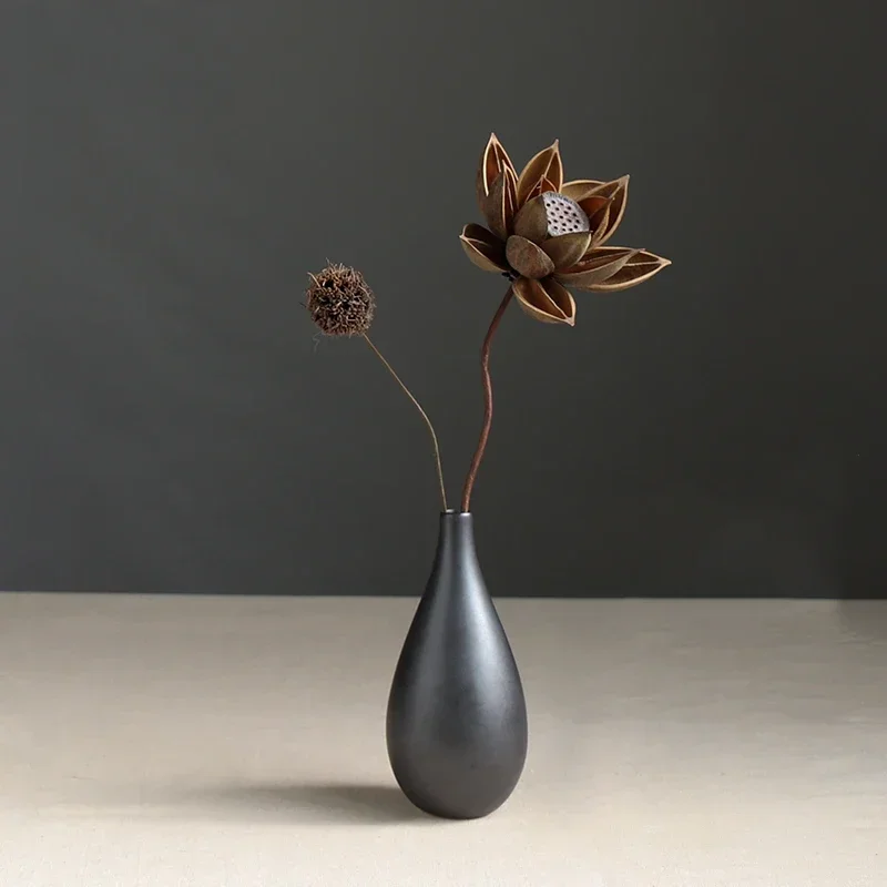 

Ceramic Pot Small Vases Flowers Nordic Aesthetic Mini Desk Garden Vases Office Cute Black Hogar Decoracion Room Ornaments