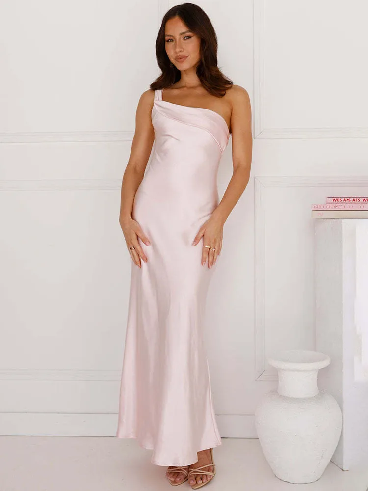 เดรสยาวแม็กซี่เซ็กซี่แบบเปิดไหล่ข้างเดียว แบรนด์ Mozision สำหรับผู้หญิง ผ้าซาติน คอเฉียง แขนกุด ผ่าสูงถึงต้นขา เหมาะสำหรับงานปาร์ตี้และคลับ