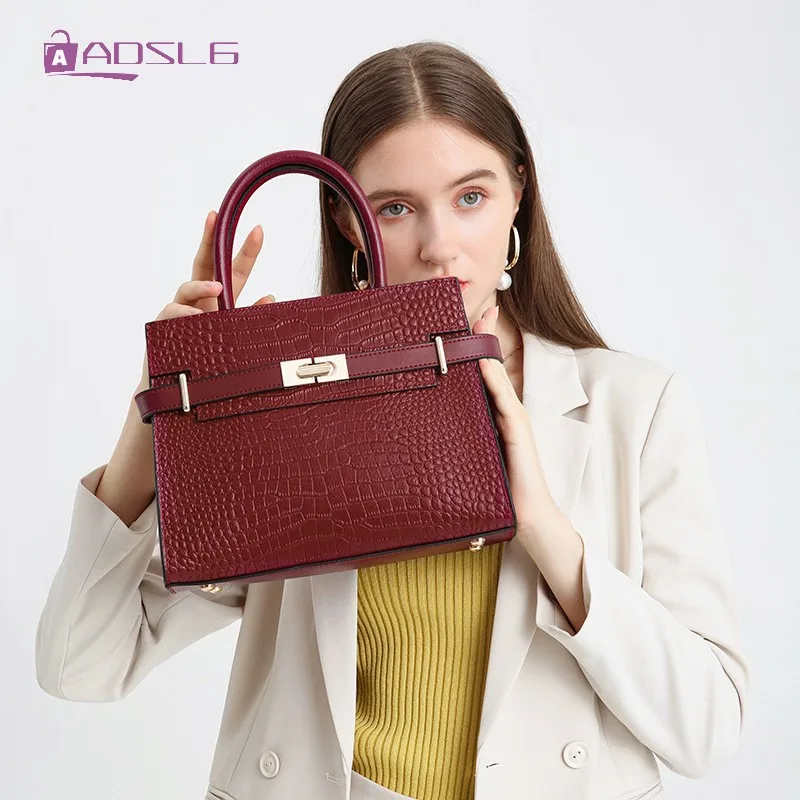 New Womens Fashionable Light Luxury Elegant Large Capacity Genuine Leather Mom Handbag Crossbody Bags Commuters Shoulder Bag