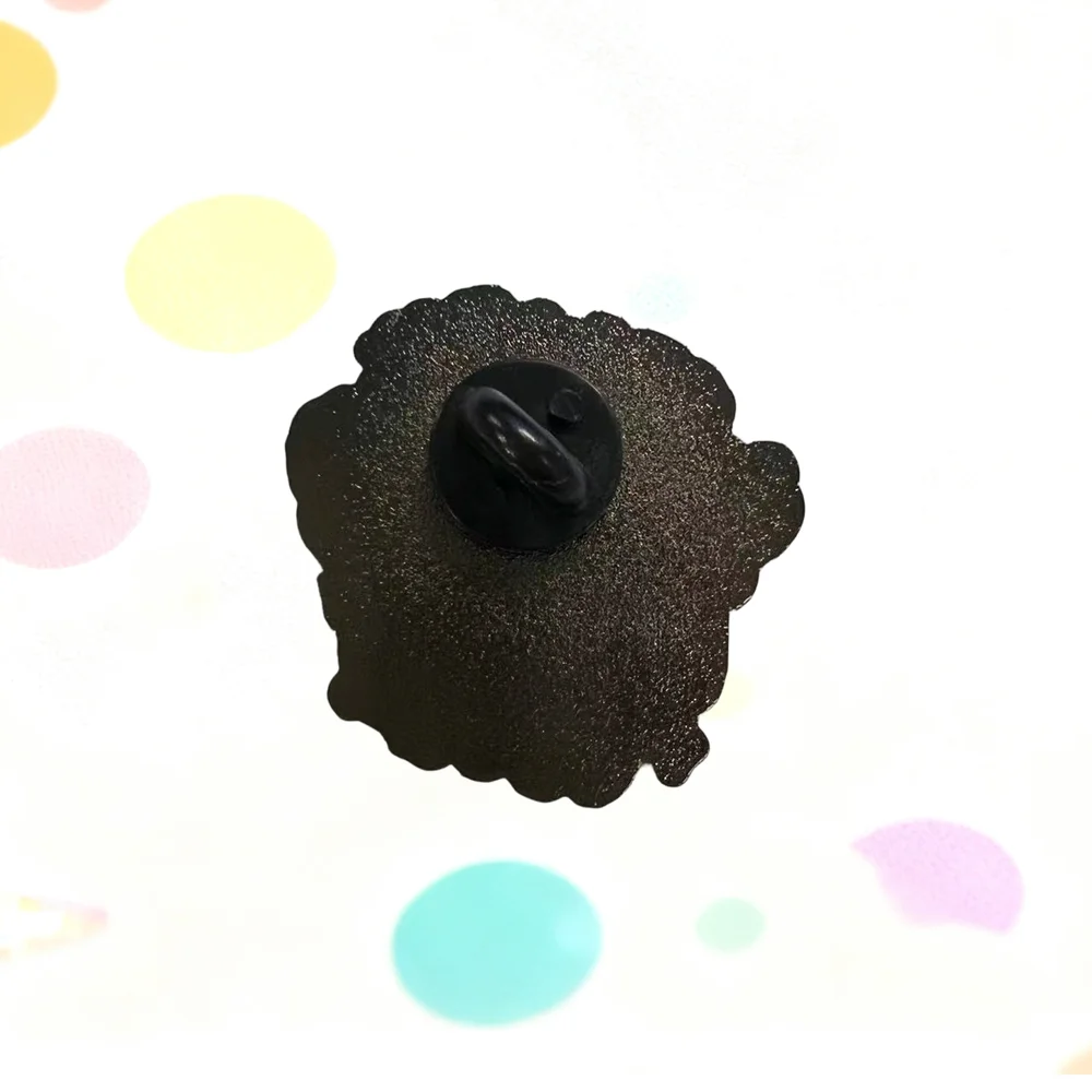 �Over Stimulated Moms Club“-Brosche, kreativer, farbiger Buchstaben-Emaille-Anstecker, humorvolles Muttertagsgeschenk, Abzeichen, Accessoires für Taschen und Feiertage. – Detail 3