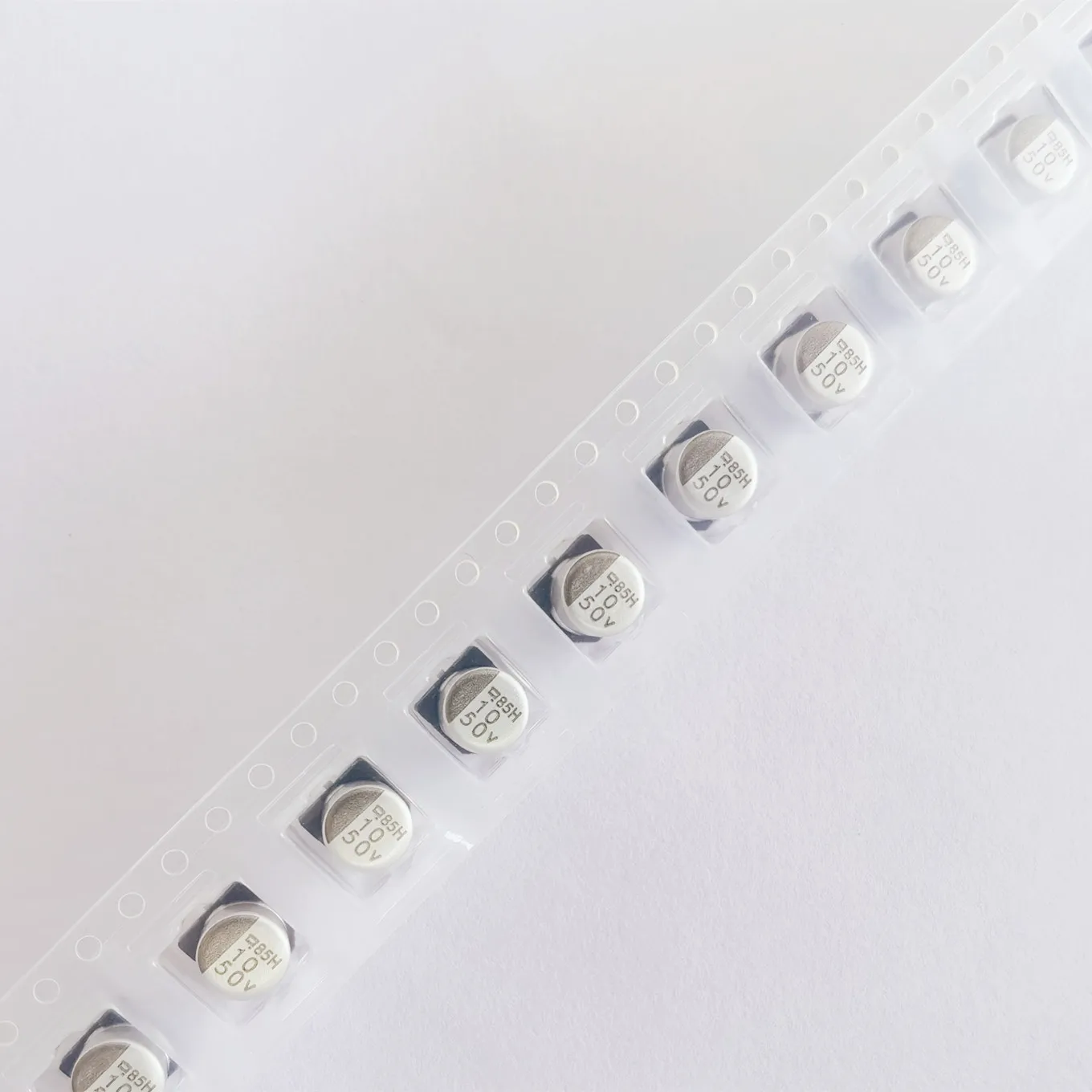 

Original new 100% EMVK500ADA100MF55G 50V10UF SMD capacitor 6*5MM 105 degrees (Inductor)