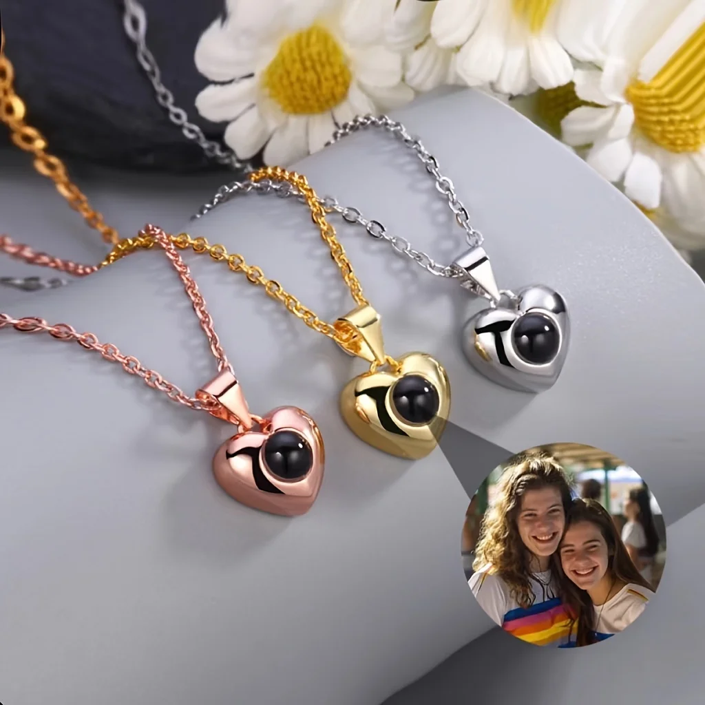 

Custom Color Photo Projection Necklace Simple Love Heart Copper Pendant Titanium Steel Chain Girlfriend Festival Romantic Gift
