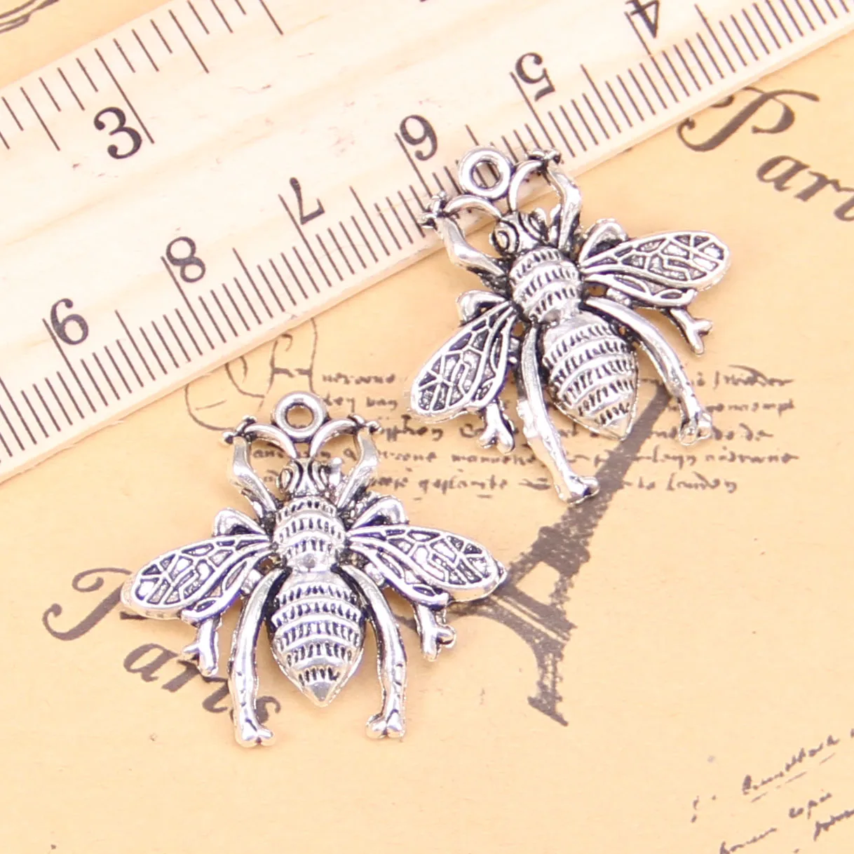 38pcs Charms For Jewelry Making Bee Bug 26x25mm Antique Silver Plated Pendants DIY Handmake Tibetan Silver Bracelet Necklace