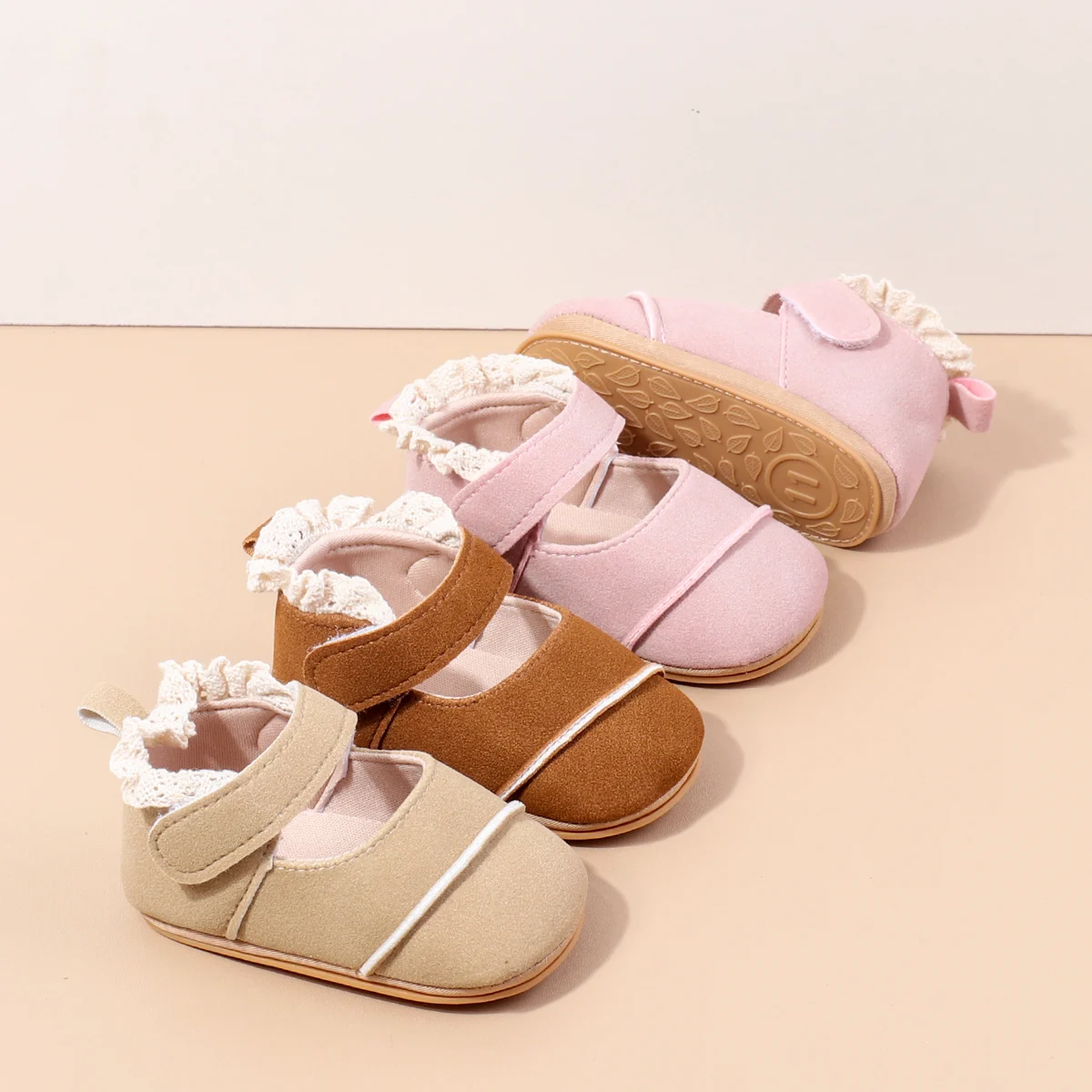 2025 Trendy Baby Girl Mary Janes Suole morbide antiscivolo Dettaglio in pizzo Ideali neonati ai primi camminatori 0-18M Scarpe da bambina per bambina