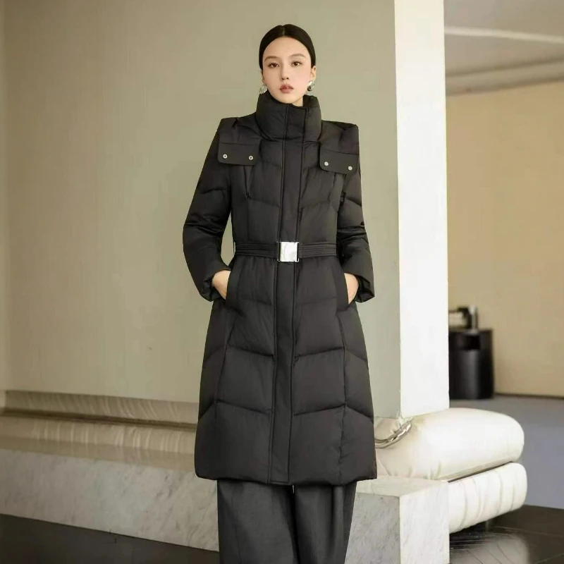 2026 inverno nuovo piumino d'anatra bianco con cappuccio a collo alto per donna stile lungo al ginocchio sopra la vita elegante versatile cappotto spesso