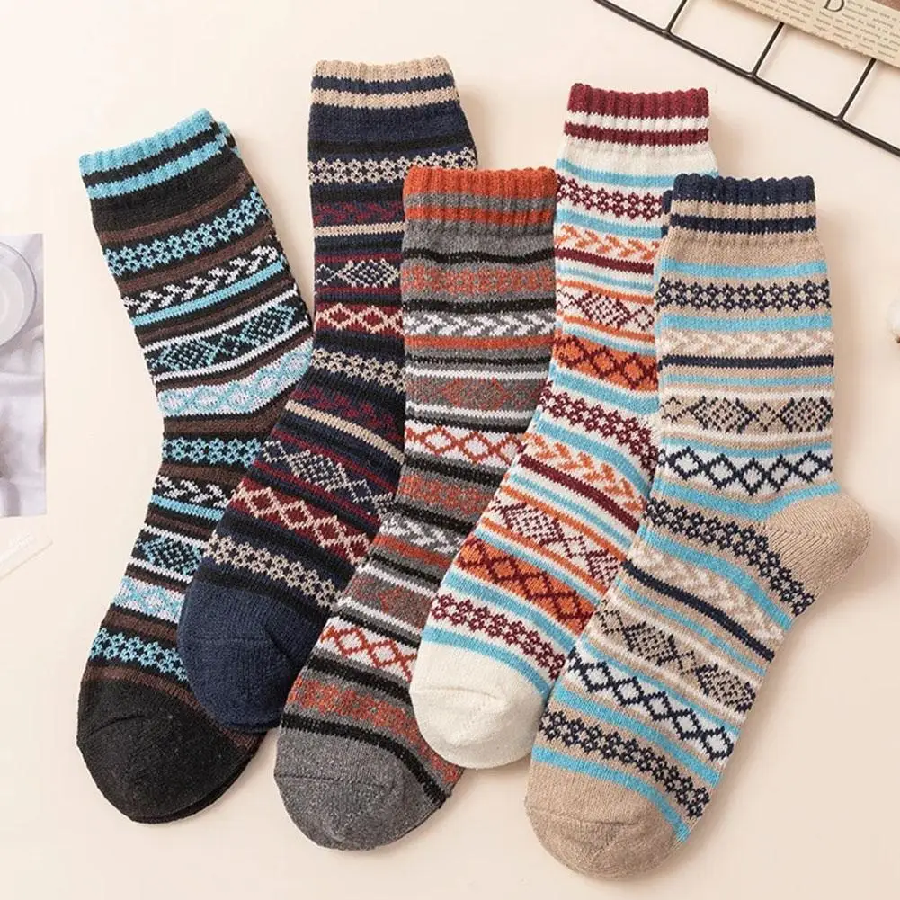 5Pairs الخريف والشتاء الجوارب رجل الجوارب سميكة الدافئة الجوارب شريط جولة عالية الجودة النساء الجوارب زوجين الهدايا