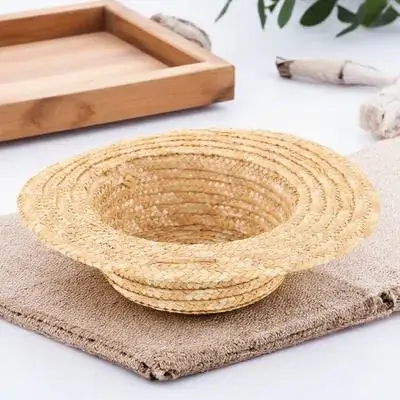 Mini Chapéu de Palha com Diâmetro Interno de 7Cm, Pequeno Acessório Decorativo Finamente Trançado para Cenários de Artesanato e Exibição Fotográfica