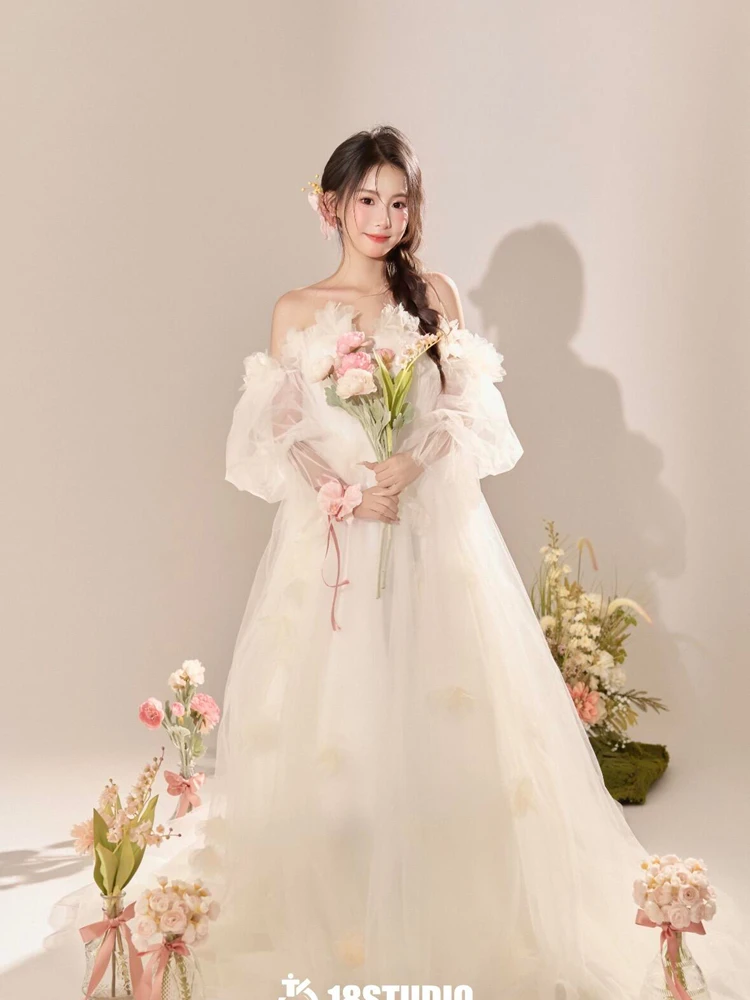 

2026 New Oxygen Feeling Korean Style Flower Blooming Freshness Spring Photography Studio Fashionable Magazine Style Clothes