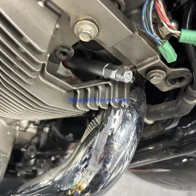 

A70F Engine Protect Thread Chaser Tool 14mm Captures Debris With Grease Coated Design