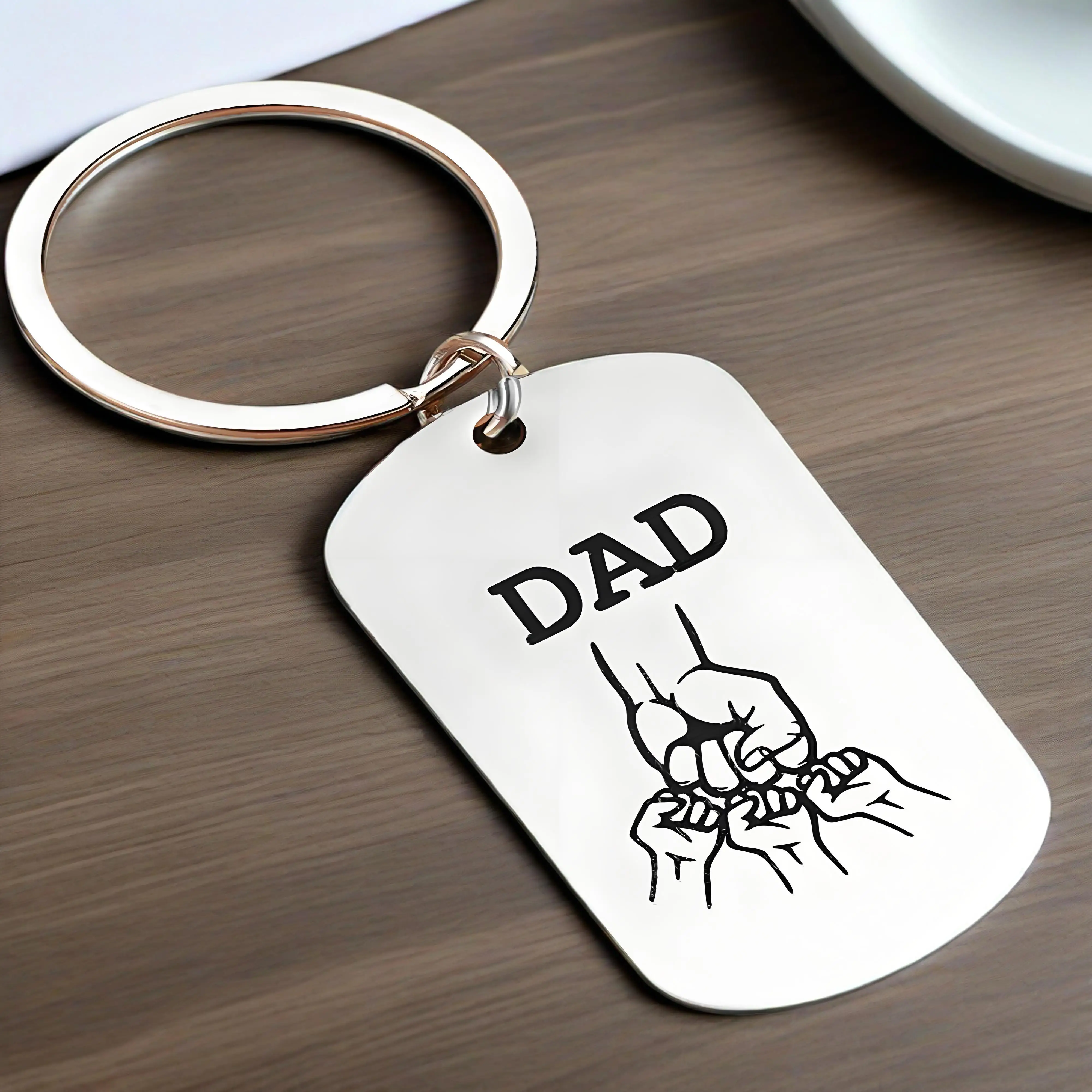 

Брелок "DAD" из нержавеющей стали с сердечком - ручной дизайн, подарок на день отца с гравировкой, модный автомобильный/сумка для папы