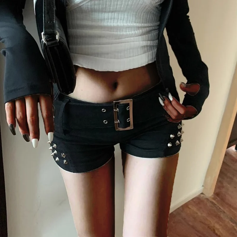 2024 Female American Low Waist Night Club Jeans Girls Fashion Metal Rivet Decoration Harajuku Pants Women Sexy Black Y2k Shorts