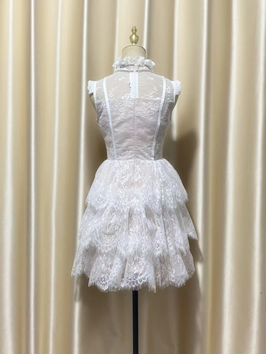 TWOTWINSTYLE, Mini vestidos lisos adelgazantes de encaje empalmado para mujer, cuello redondo, sin mangas, Patchwork, volantes, vestido plegable para mujer, nuevo