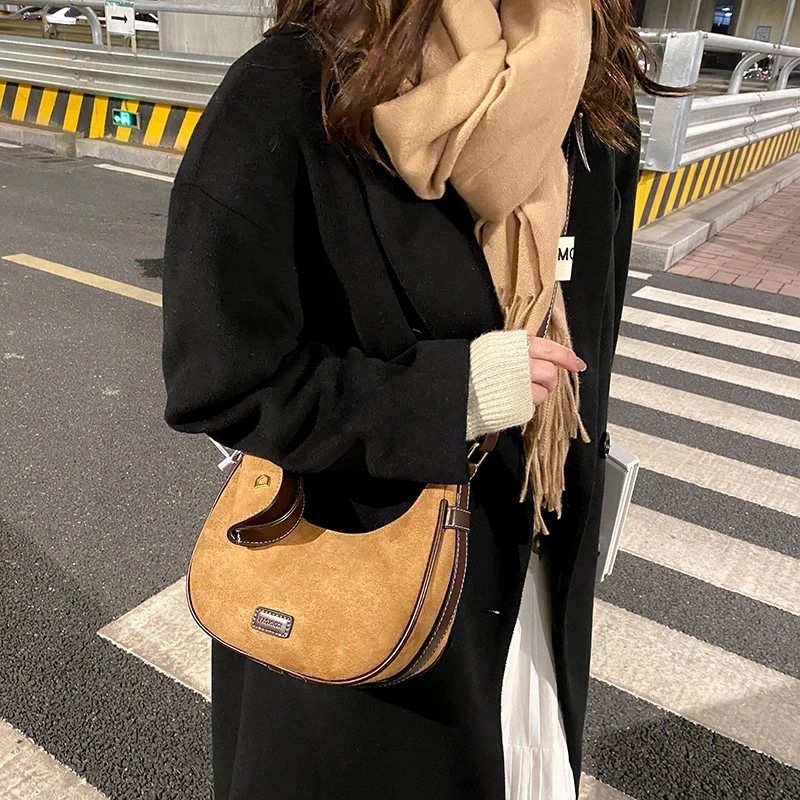 

Fashionable Shoulder Bag For Ladies In High-Quality Leather, Timeless Style By Famous Designer With Roomy Capacity