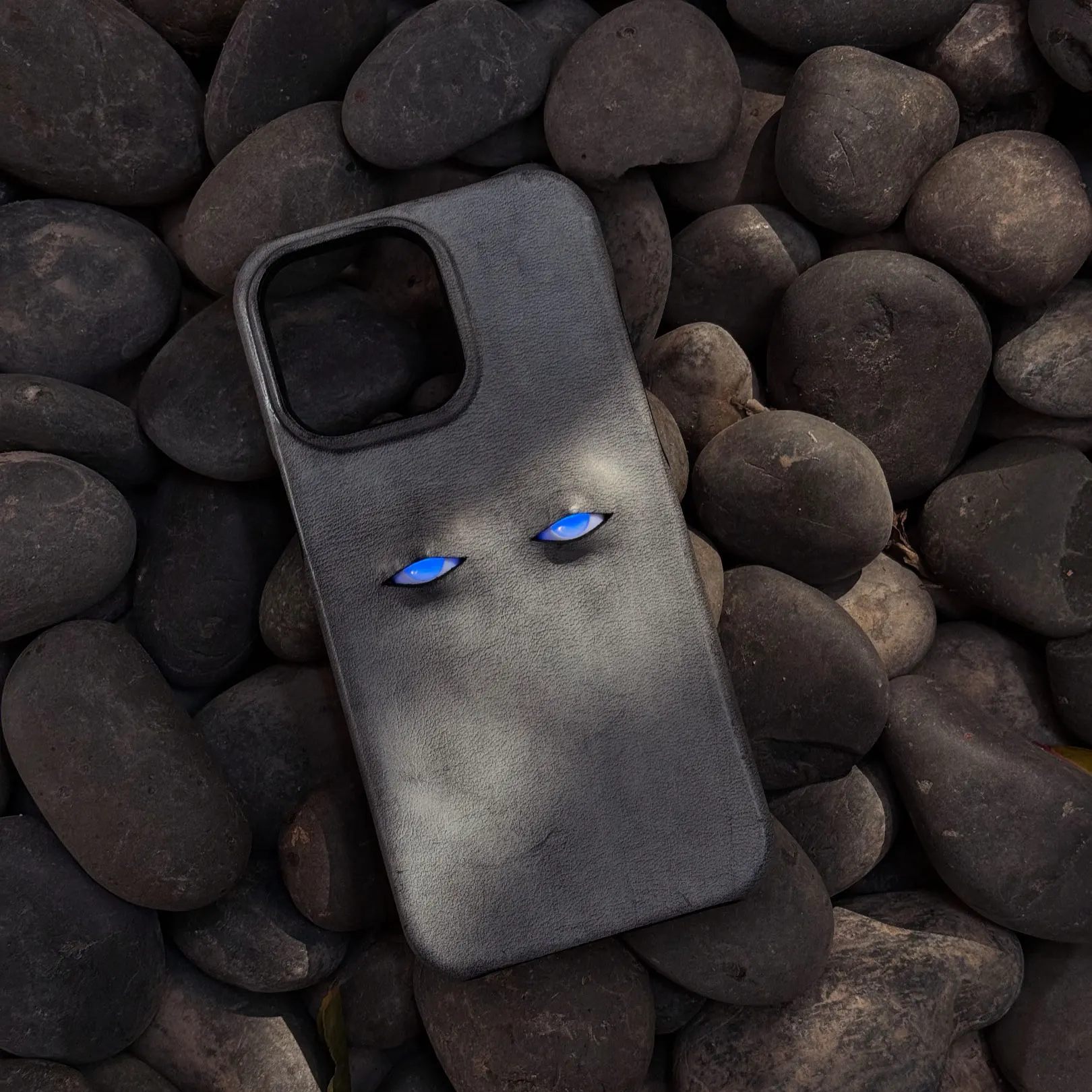 

Чехол для телефона премиум-класса из натуральной яловой кожи ручной работы с забавными светящимися глазами 16 Pro Max, новая мода для iPhone 16, 15, 14, 13