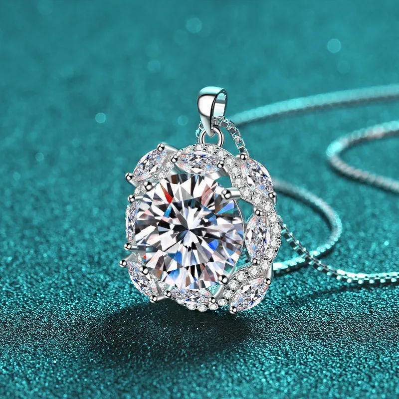 HAIMAITONG Sapphires Pt950 البلاتين قلادة مويسانيتي قلادة للنساء، نمط فاخر، أنيق ورشيق