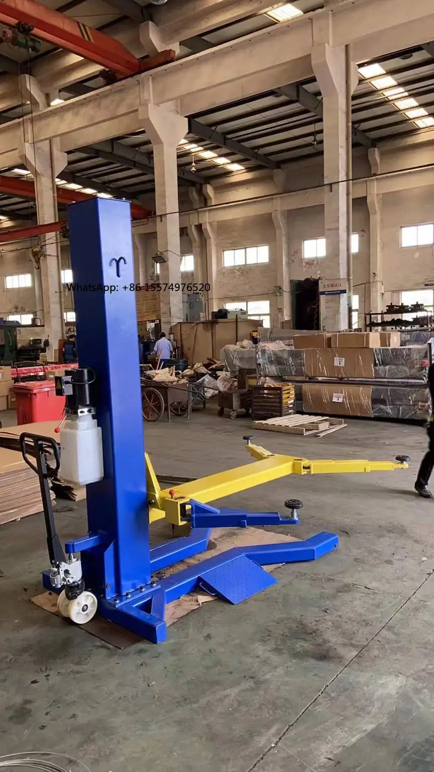 Portable Single Post Hydraulic Car Lift Adjustable Arm 2500kg 1 Post Car Lift for Garage in Stock Most Popular  Movable Car Lift