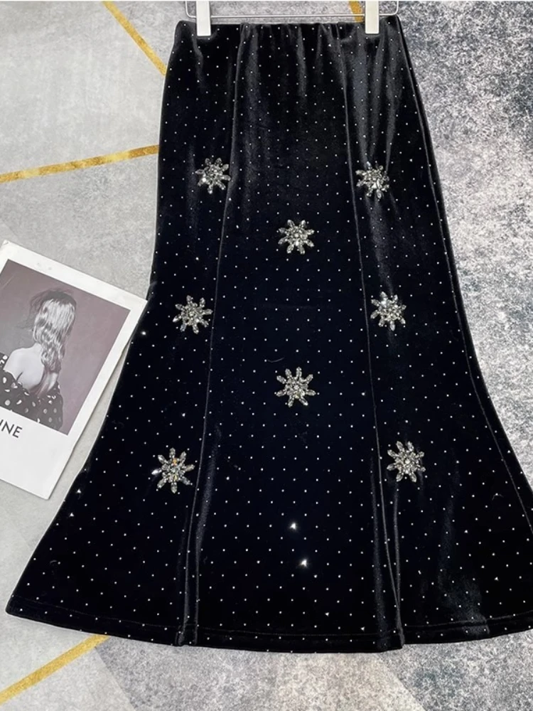 Elegant Velvet Skirt Fall/Winter New Rhinestone Hot Drill Stitching Black Skirts Women Fashion Fleece-Lined Warm Fishtail Dress