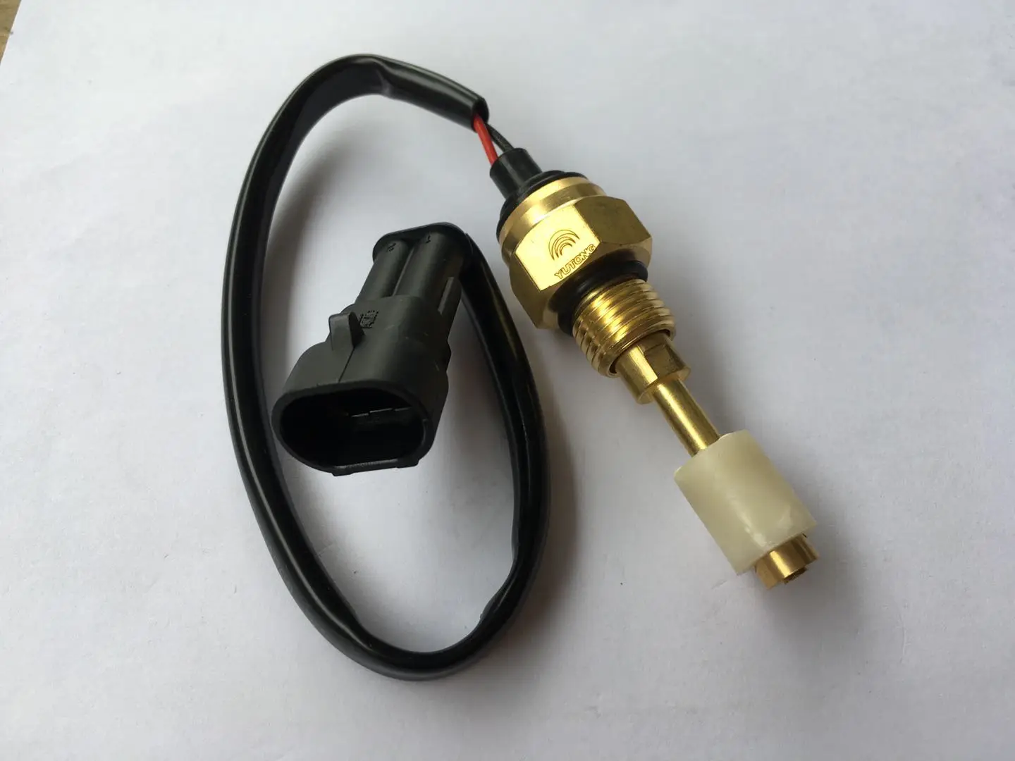 The expansion auxiliary water tank water float level sensor 2141F for tourist vehicles is suitable for Yutong passenger cars