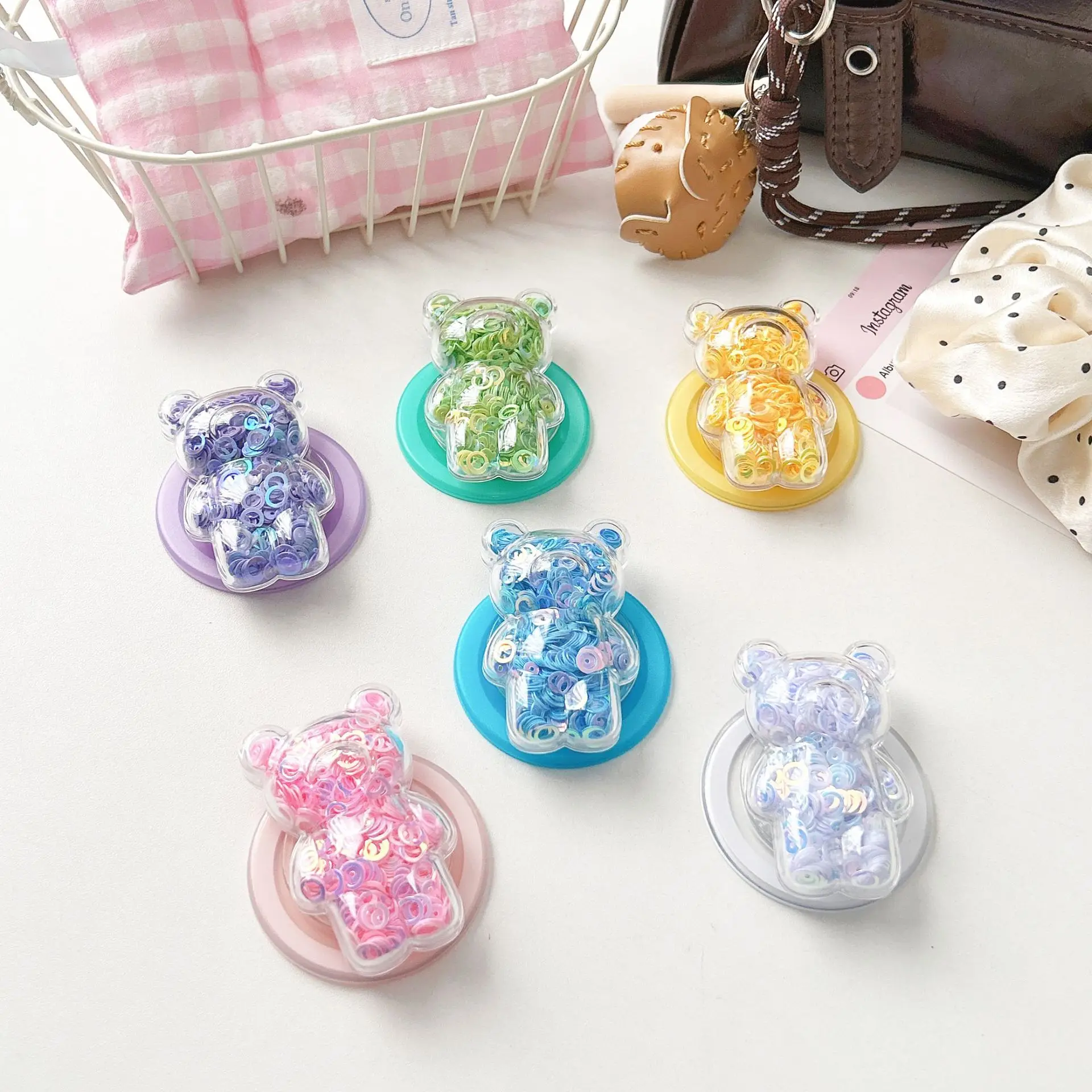 

Cute Bear Magnetic Phone Grip Tok Holder Gradient Glitter Cell Desktop Stand Bracket Finger Socket Magnet Universal for iPhone