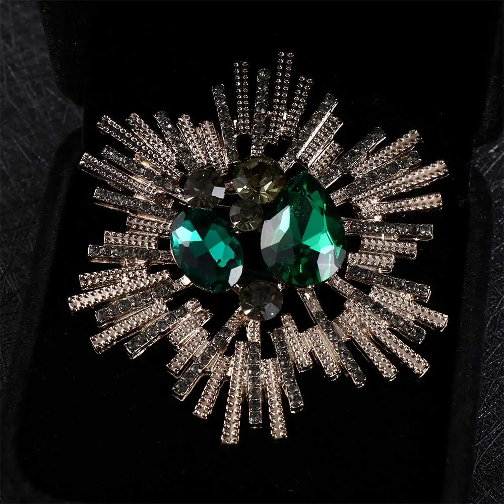 Women Vintage Style Flower Geometric Brooch Rhinestone Pin Crystal Brooch Women Fashion Jewelry Clothing Accessories Girl Gifts